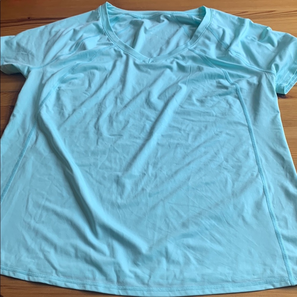 Livi/Lane Bryant Light Blue Short Sleeve Active Wear Tee